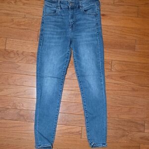 American Eagle Outfitters Skinny Jeans in Medium Blue Wash